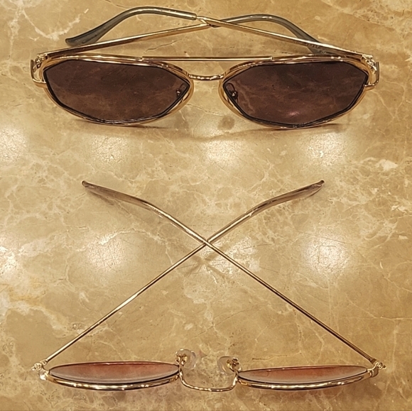 Set of 4 Variety Sunglasses - Picture 7 of 15